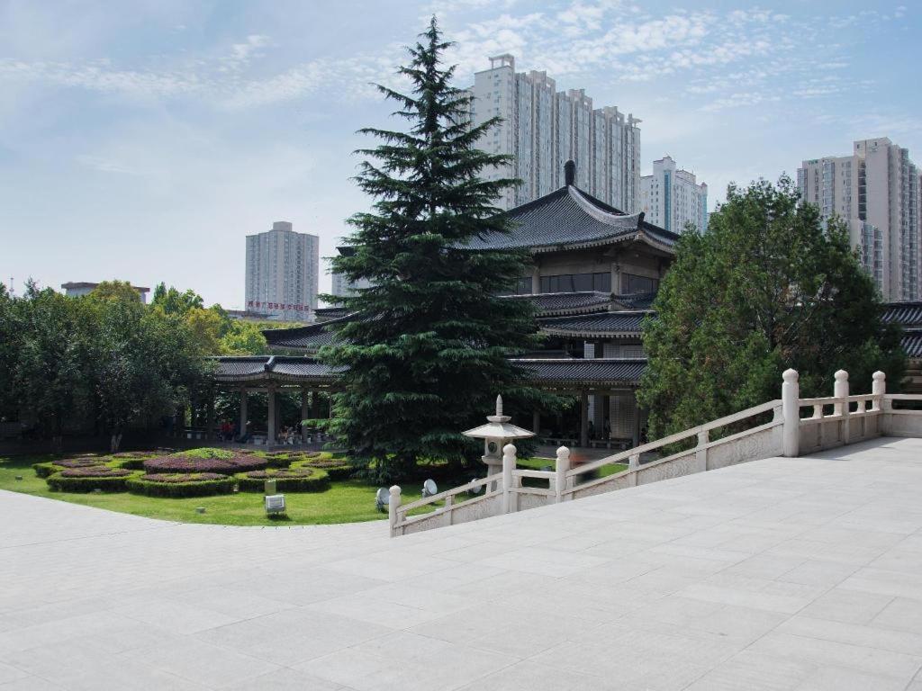 Greentree Inn Xi'An Yanta District Dayanta Furongyuan Hotel Exterior photo